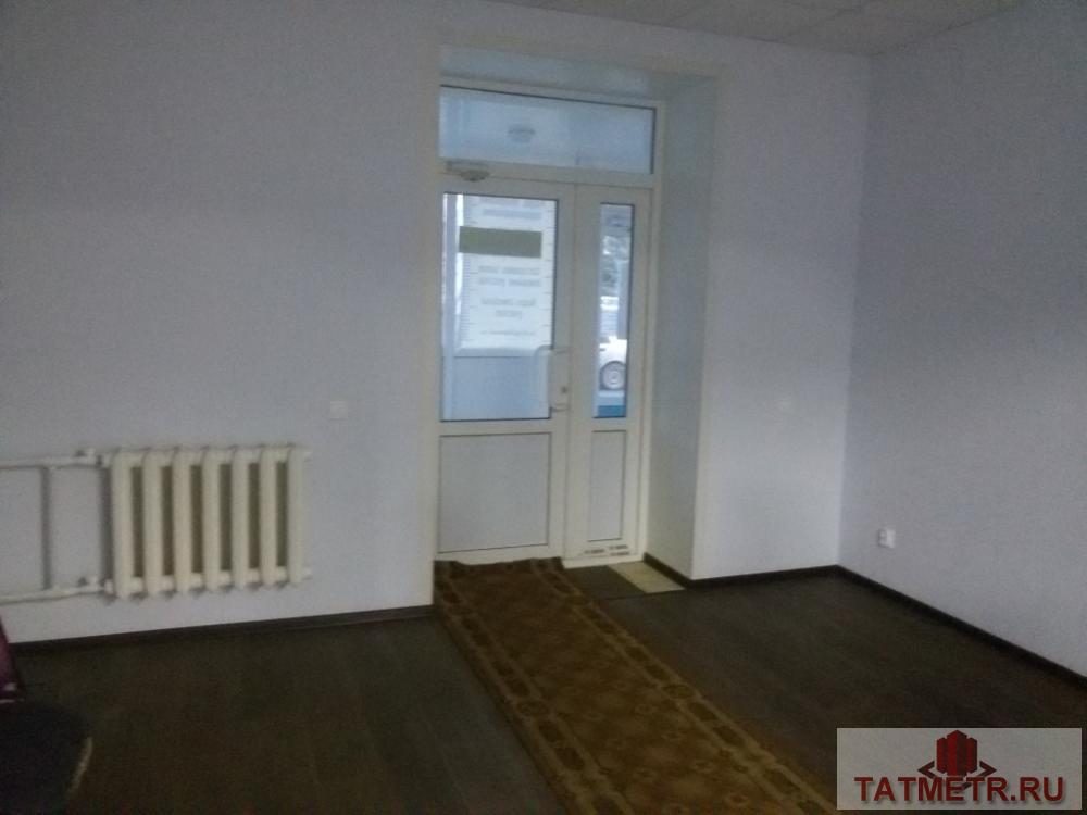 Коммерческая / Продажа / Офисы, Зеленодольск, Ленина улица, 11 000 Сдаётся отличное помещение в центре города Зеленодольск. В помещении сделан качественный ремонт. Прекрасно подойдет... - 1