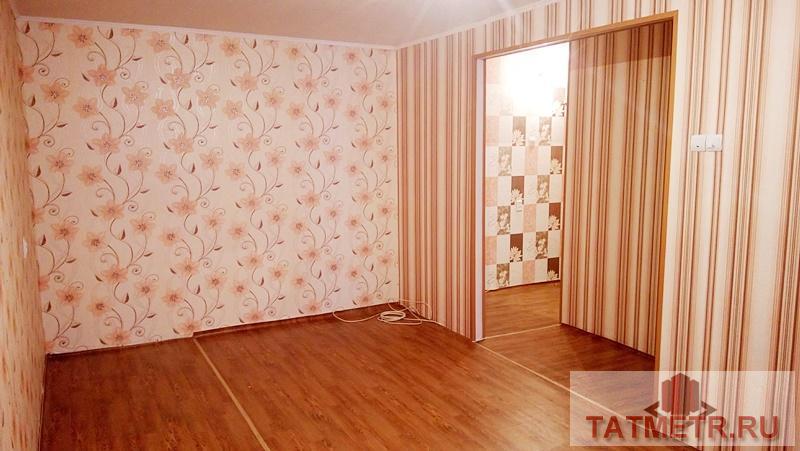 Продажа / Квартиры, Казань, Оренбургский тракт, 2 120 000 Оренбургский тракт, Военный городок-2, д. 142/6 ; 2-комн. хрущевка, 1/5-эт. панельн. дома, 44,5/30,8/6. Чистая... - 2