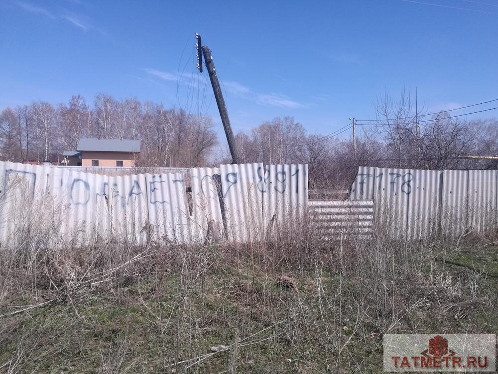 Рождественно. Угловой участок, рядом со школой по центральной дороге, есть возможность размежевать. Отличное... - 1