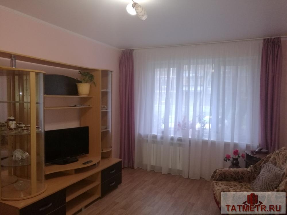 Продажа / Квартиры, Казань, Кулахметова улица, 2 450 000 Квартира в хорошем состоянии на высоком первом этаже, перед окнами огороженный полисадник! В квартире сделан хороший...