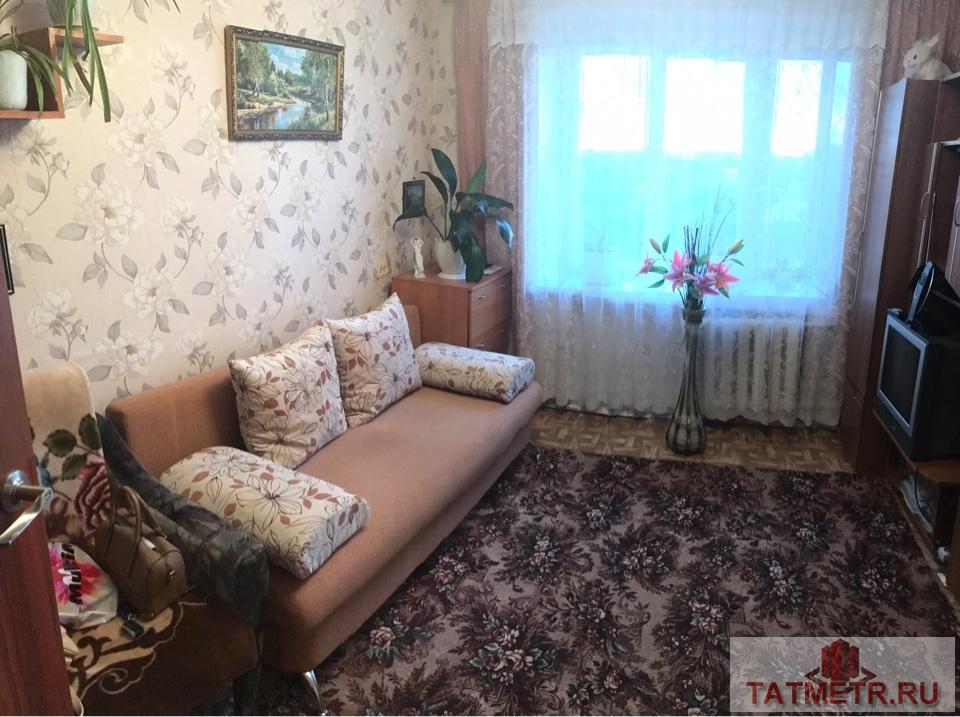 Продажа / Квартиры, Казань, Калугинская улица, 1 850 000 Гостинка, в хорошем состоянии! Имеется душевая кабина и с/у. Частично остаётся мебель, кухонный гарнитур, шкаф в... - 1