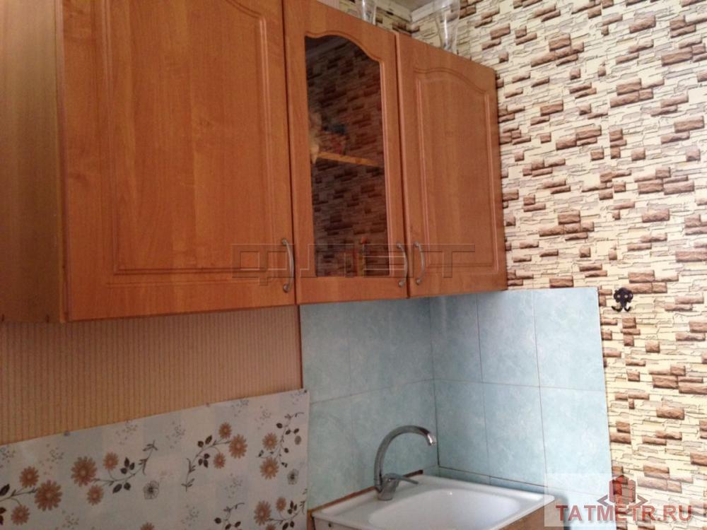 Аренда / Квартиры, Казань, Газовая 2-я улица, 11 500 Сдается чистая гостинка в кирпичном доме, расположенном в спальном районе города Казани. Рядом с домом расположены...