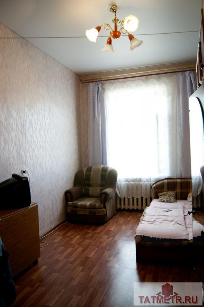 Продажа / Комнаты, Казань, Челюскина улица, 800 000 Продажа просторной комнаты 17 кв. м. в 'блочном' общежитии(8 квартир в блоке). Высокие потолки 3 метра. Комната с...
