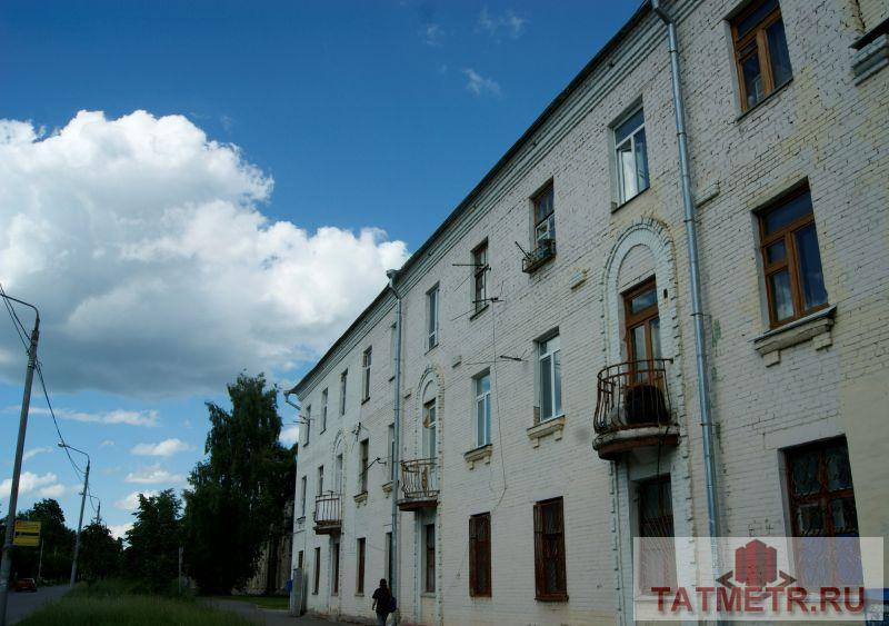 Продажа / Комнаты, Казань, Челюскина улица, 800 000 Продажа просторной комнаты 17 кв. м. в 'блочном' общежитии(8 квартир в блоке). Высокие потолки 3 метра. Комната с... - 3