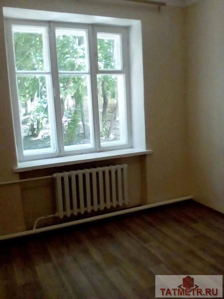 Продажа / Комнаты, Казань, Шамиля Усманова улица, 950 000 Комната в 3х комнатной квартире на 1 этаже 5 этажного кирпичного дома по ул. Шамиля Усманова дом 7, общей площадью 14...