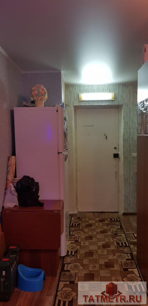 Продажа / Комнаты, Казань, Октябрьская улица, 995 000 Светлая, уютная, просторная комната 16 кв.м с балконом на 3-м этаже 5эт. кирпичного дома. В комнате сделан... - 2