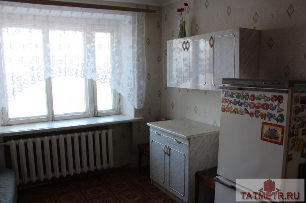 Продажа / Комнаты, Казань, Беломорская улица, 1 200 000 Посмотрите просторную комнату с отличной площадью и по выгодной цене! Квартира расположена в 5 минутах езды от метро...