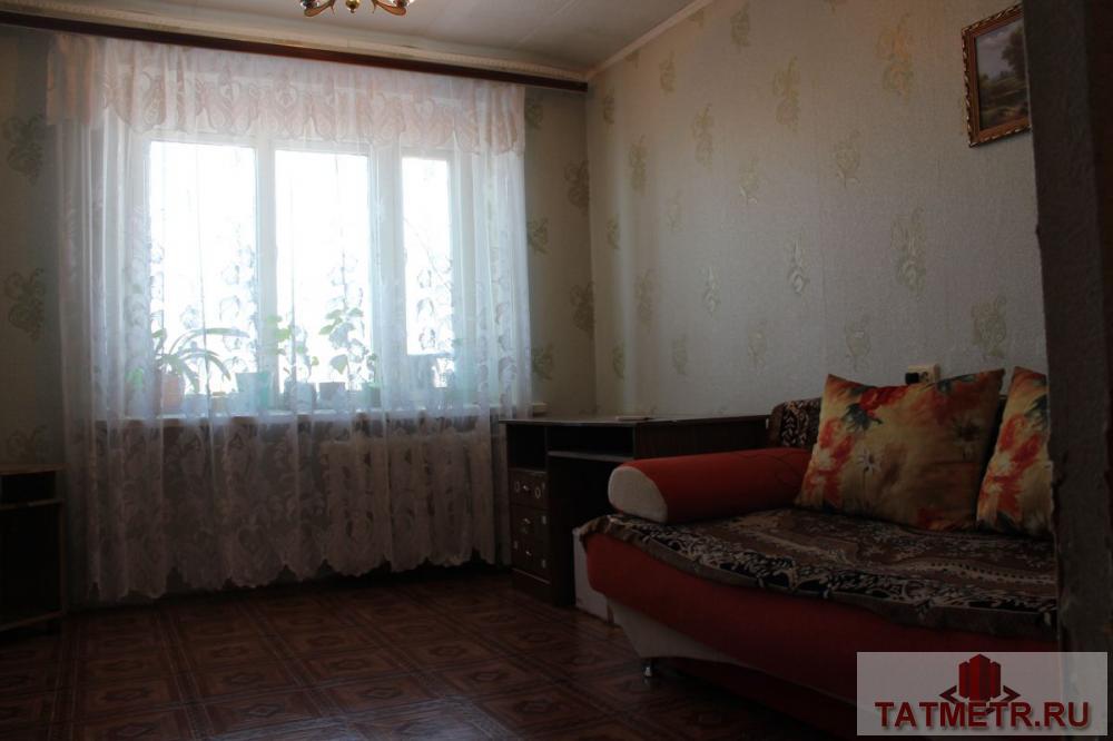 Продажа / Комнаты, Казань, Беломорская улица, 1 200 000 Посмотрите просторную комнату с отличной площадью и по выгодной цене! Квартира расположена в 5 минутах езды от метро... - 1