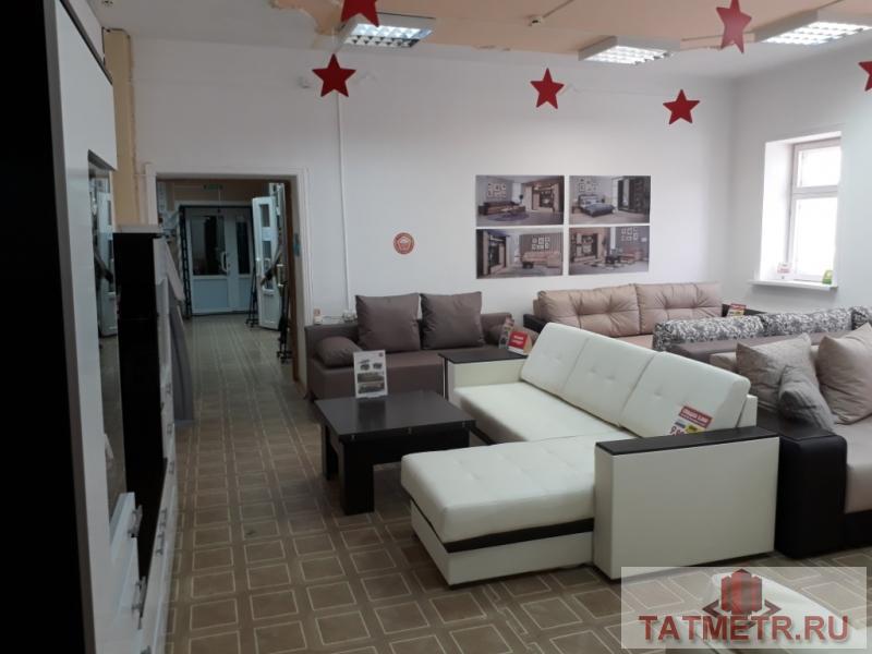 Коммерческая / Продажа / Торговые помещения, Арск, Советская площадь, 5 500 000 Продаю нежилое помещение свободного назначения в центре г. Арска в торговом комплексе общей площадью 250 кв.м., земля... - 5
