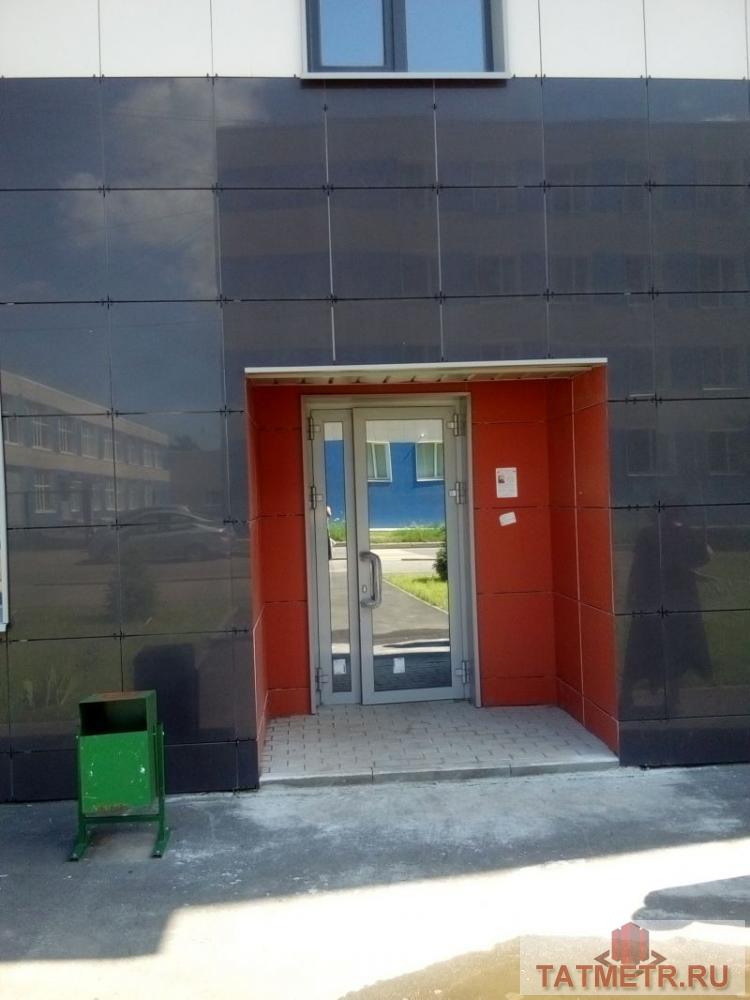 Коммерческая / Продажа / Офисы, Казань, Халезова улица, 4 600 000 Срочно продаю офисное помещение свободной планировки в новом, сданном жилом доме, первая линия, на 1 этаже жилого...