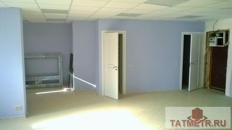 Коммерческая / Продажа / Офисы, Казань, Победы проспект, 3 700 000 Продается коммерческое помещение свободного назначения 70,6 кв.м на 1 этаже 18 этажного кирпичного дома. Находится на... - 2