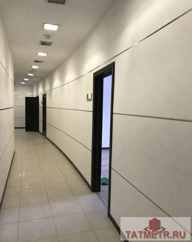 Коммерческая / Продажа / Офисы, Казань, Чистопольская улица, 40 900 000 Продается помещение в ЖК 'Панорама' Нежилое помещение общей площадью 411.1 кв. м. Расположение – 2 этаж. Помещение... - 4