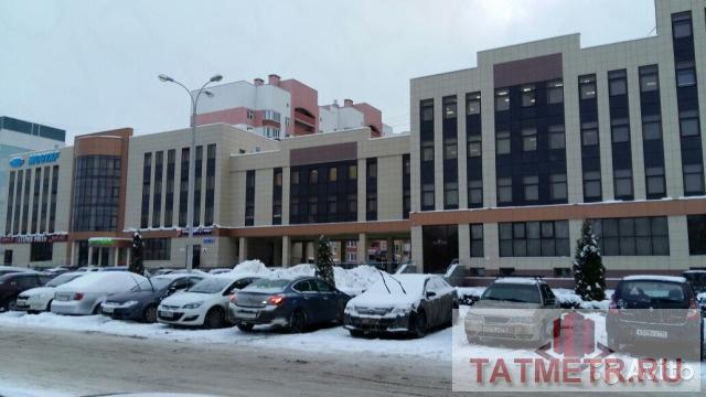 Коммерческая / Аренда / Офисы, Казань, Ямашева проспект, 120 000 Сдаю в аренду офисное помещение 200м² по первой линии. Офисы с евроотделкой, расположены на 2 этаже офисно- торгового...