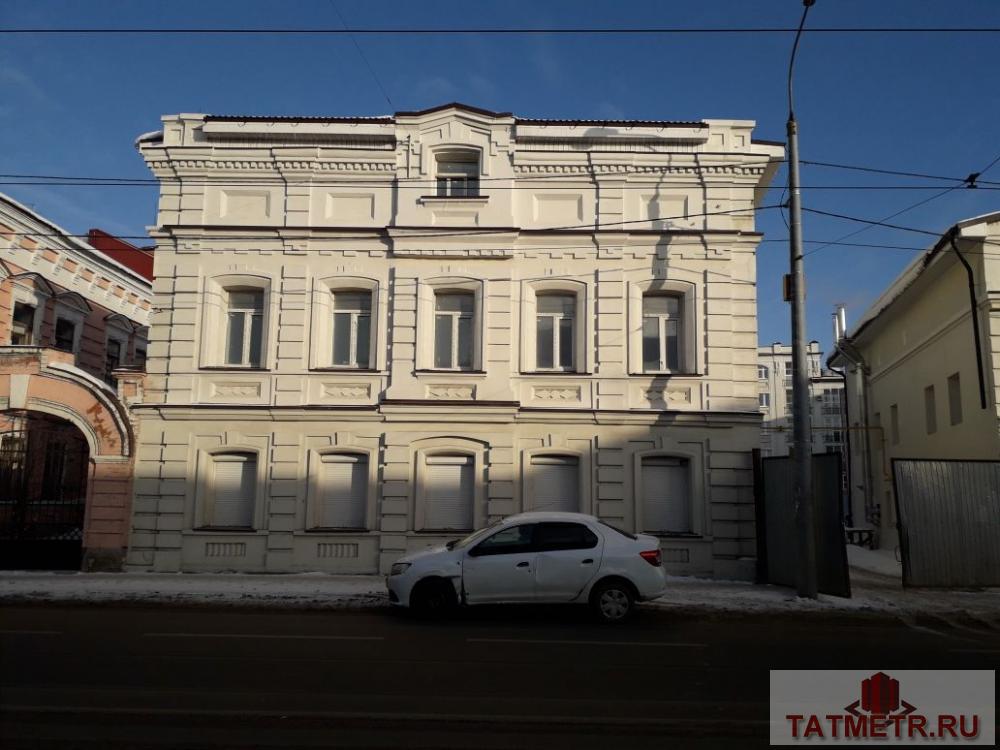Коммерческая / Аренда / Офисы, Казань, Габдуллы Тукая улица, 330 000 Огороженная территория, шлагбаум, парковка более 45 машино мест. Хорошее место в центре города, здание типа: особняк.... - 1