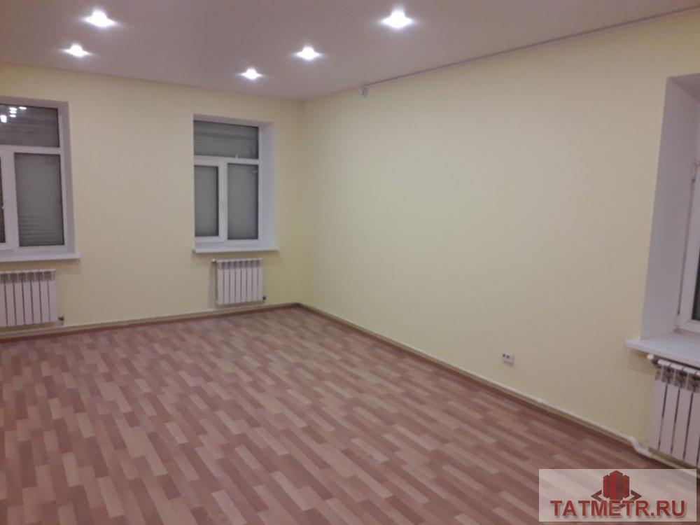 Коммерческая / Аренда / Офисы, Казань, Габдуллы Тукая улица, 330 000 Огороженная территория, шлагбаум, парковка более 45 машино мест. Хорошее место в центре города, здание типа: особняк.... - 3