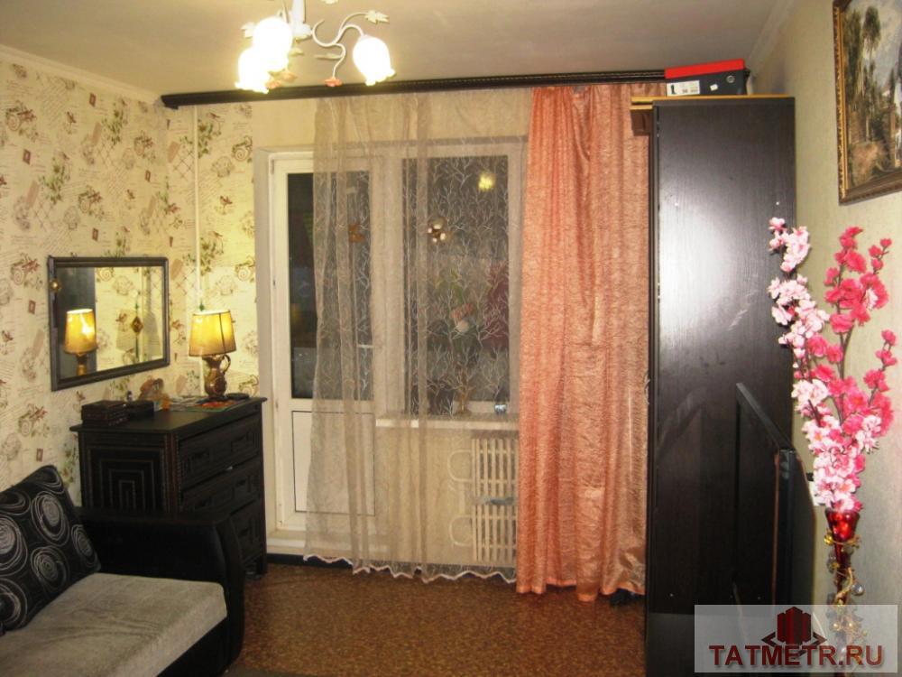 Продажа / Комнаты, Казань, Чишмяле улица, 1 090 000 Продается комната с добротным ремонтом и балконом в достойной 4к-квартире на 2/10 этаже панельного дома 1992г...