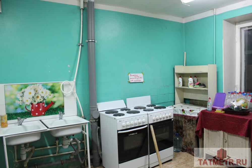 Продажа / Комнаты, Казань, Маршала Чуйкова улица, 1 060 000 Продается просторная комната на 9/9 этажного кирпичного дома по адресу: г.Казань,ул. Чуйкова,д.27. Площадь комнаты:... - 8