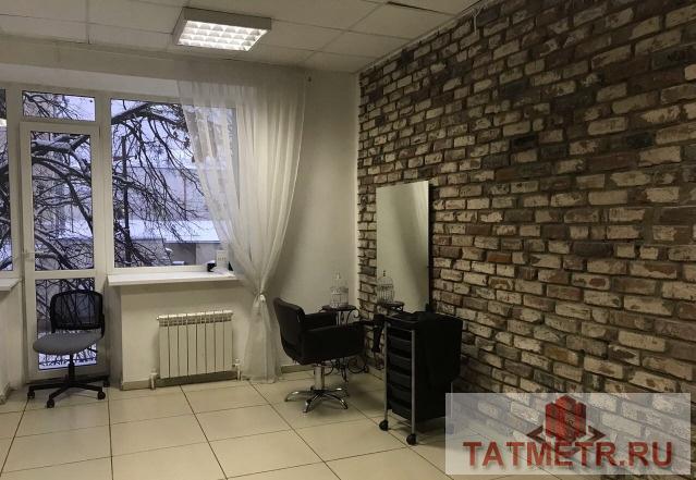 Коммерческая / Аренда / Офисы, Казань, большая Красная улица, 255 000 Сдаётся помещение на первой линии, своя входная группа, 14 комнат. Хорошо подойдёт под шоурумы, студии, салоны,...