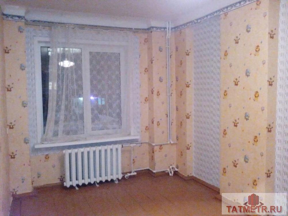 Продажа / Квартиры, Зеленодольск, Комсомольская улица, 759 000 Отличные две комнаты в г. Зеленодольск в коммунальной квартире. Комнаты просторные, уютные с хорошим ремонтом. Окна... - 2