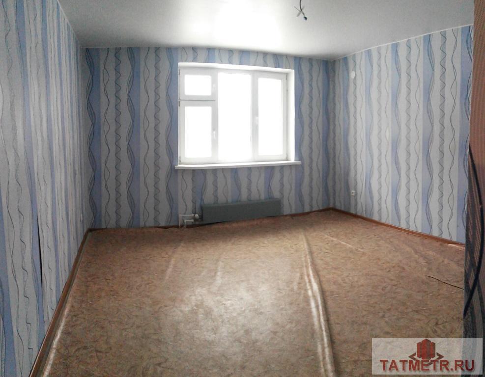 Продажа / Квартиры, Зеленодольск, Королева улица, 2 000 000 Хорошая, светлая квартира в г. Зеленодольск на высоком первом этаже. Зал 16.3 кв.м, кухня 10.2 кв.м, просторная...