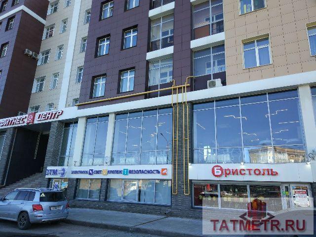 Коммерческая / Аренда / Торговые помещения, Казань, Краснококшайская улица, 76 000 Краснококшайская, 119 Сдаю отличное торговое помещение 80 кв.м., бе внутренних перегородок, 1-я линия, отдельный... - 1