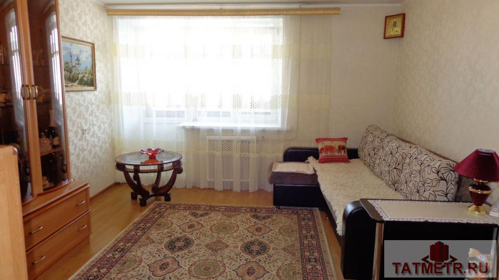 Продажа / Квартиры, Казань, Декабристов улица, 5 000 000 Если у вас большая дружная семья, то эта квартира для вас. В кирпичном доме, на 8 этаже из 9-и, продается 4-х... - 5