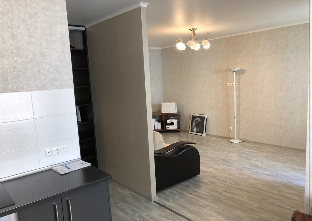 Продажа / Квартиры, Казань, Амирхана Еники улица, 4 180 000 Продается 1-комнатная квартира с евро ремонтом! Дом монолитный! Находится в непосредственной близости от улицы... - 2