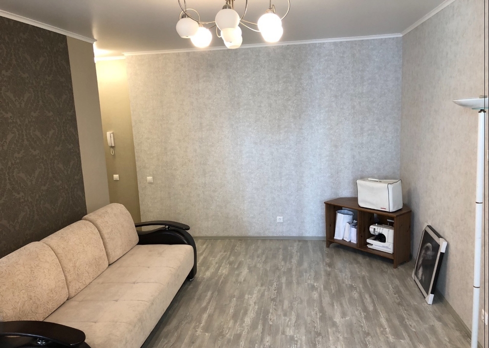 Продажа / Квартиры, Казань, Амирхана Еники улица, 4 180 000 Продается 1-комнатная квартира с евро ремонтом! Дом монолитный! Находится в непосредственной близости от улицы... - 3