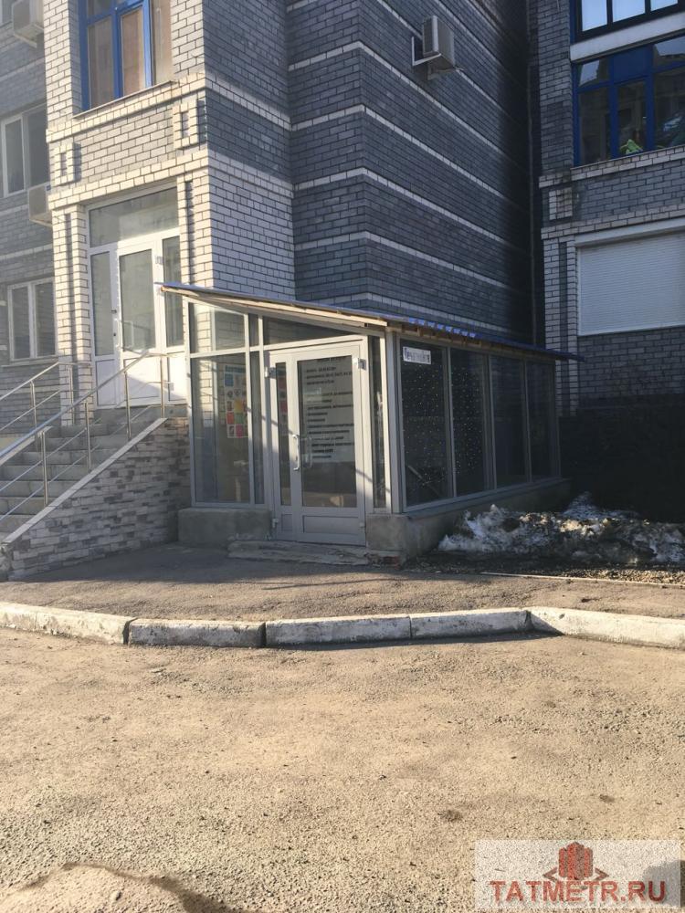 Коммерческая / Продажа / Офисы, Казань, Адоратского улица, 6 500 000 Представляем вашему вниманию помещение свободного назначения, расположенное на цокольном этаже жилого дома. Отдельная...