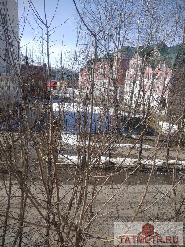 Продажа / Квартиры, Казань, Курашова улица, 3 400 000 Квартира находится в центре города. Уютный микро квартал из трех пятиэтажных домов (хрущевки), примыкающий к лесному... - 3