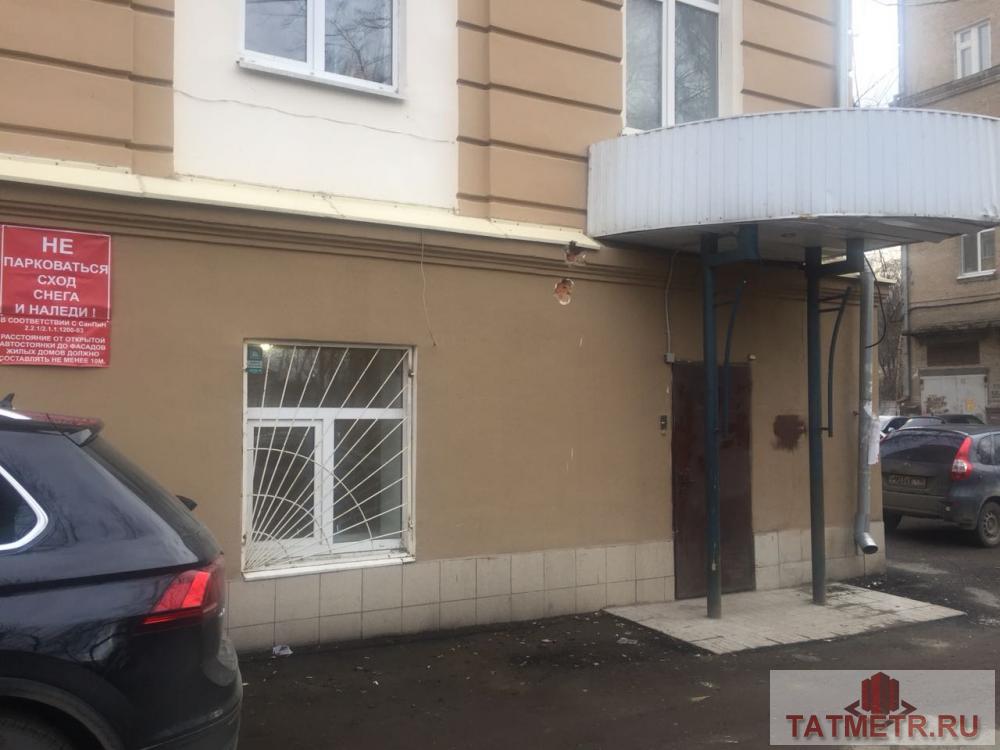 Коммерческая / Продажа / Офисы, Казань, Декабристов улица, 39 000 Представляем Вашему вниманию помещение свободного назначения, расположенное на 1 этаже жилого дома. 1 линия. Общая... - 1