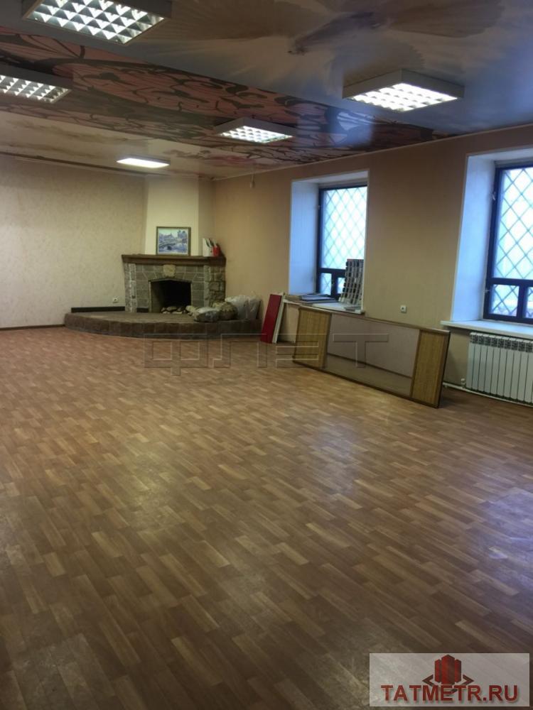 Коммерческая / Аренда / Офисы, Казань, Родины улица, 15 000 Сдается ПОмещение, база на 1-й линии 3 минуты езды до центра города. Есть Мини-офисы, внутри помещения на 2 этаже,и... - 2