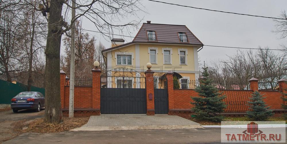 Продажа / Дома и коттеджи, Казань, Ягодная улица, 32 000 000 Советский район, пос.Нагорный, ул. Ягодная. Продается двух этажный коттедж с мансардой, 382 кв.м. из красного... - 1