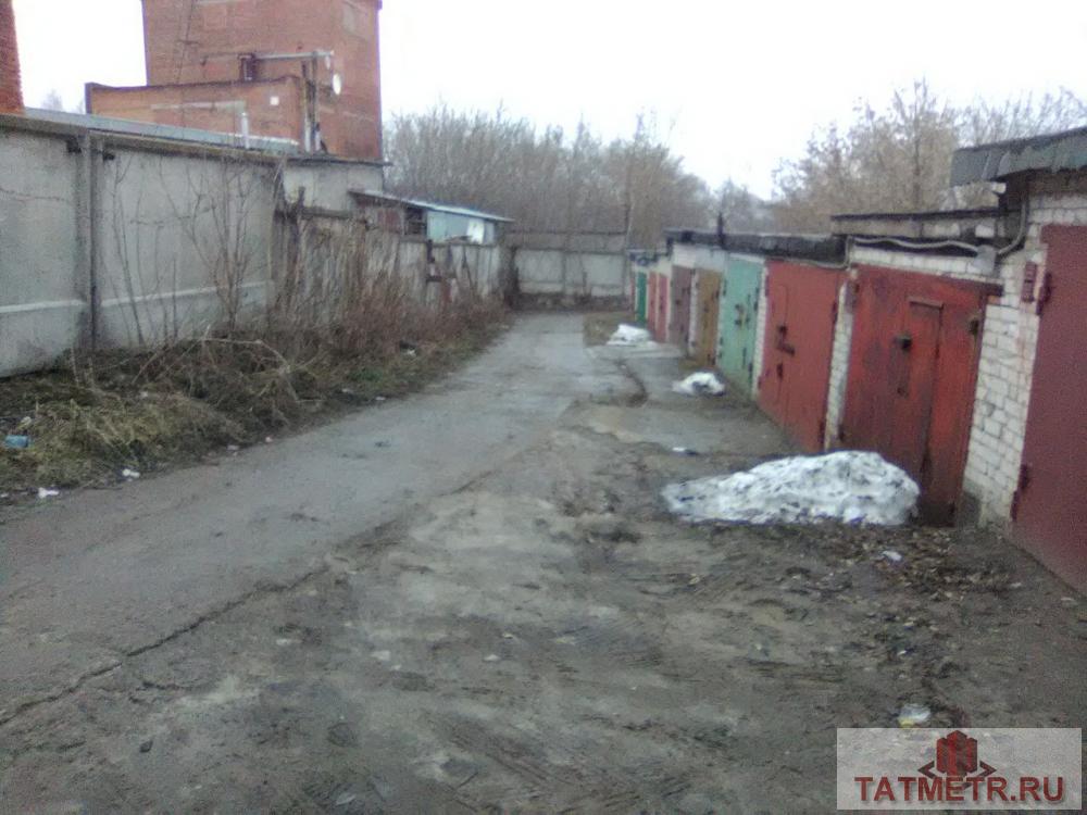 Продажа / Гаражи, Зеленодольск, Октябрьская улица, 450 000 Продам кирпичный гараж, потолок плита, пол битонный, погреб, смотровая яма, утеплён, подъезд круглый год, угловой...