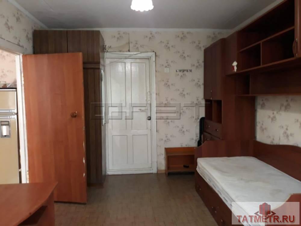Продажа / Комнаты, Казань, Беломорская улица, 1 200 000 ПРОДАЕТСЯ: Уютная комната в Московском районе на 3-м этаже 5-ти этажного кирпичного дома в пятикомнатной квартире.... - 1