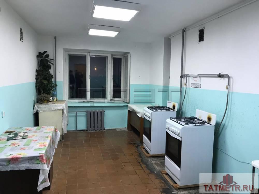 Продажа / Комнаты, Казань, Агрызская улица, 760 000 ПРОДАЕТСЯ! Советский район, ул.Агрызская, д.80 уютная комната со статусом квартиры в блочном общежитии 3/5 этажного... - 2