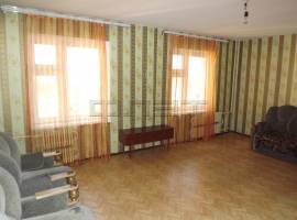 ПРОДАЕТСЯ:
Уютная 2-х комнатная квартира в Советском районе на 8/18...