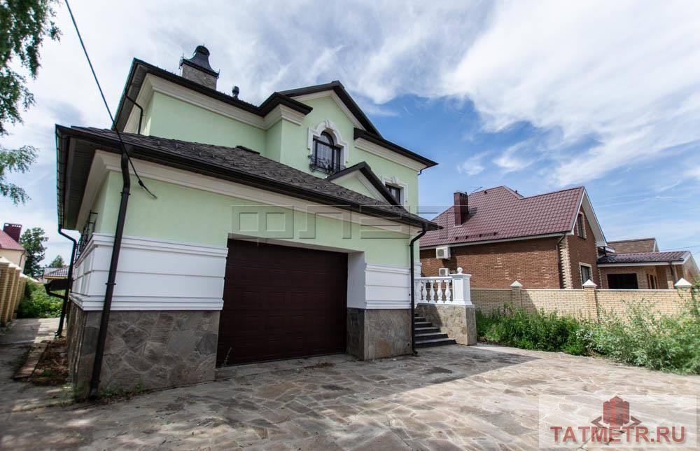 Продажа / Дома и коттеджи, Казань, Чунтонова улица, 30 000 000 Приволжский район, уникальный дом в элитном коттеджном посёлке Алтан. Три этажа и высокий цокольный этаж. 8 жилых... - 1