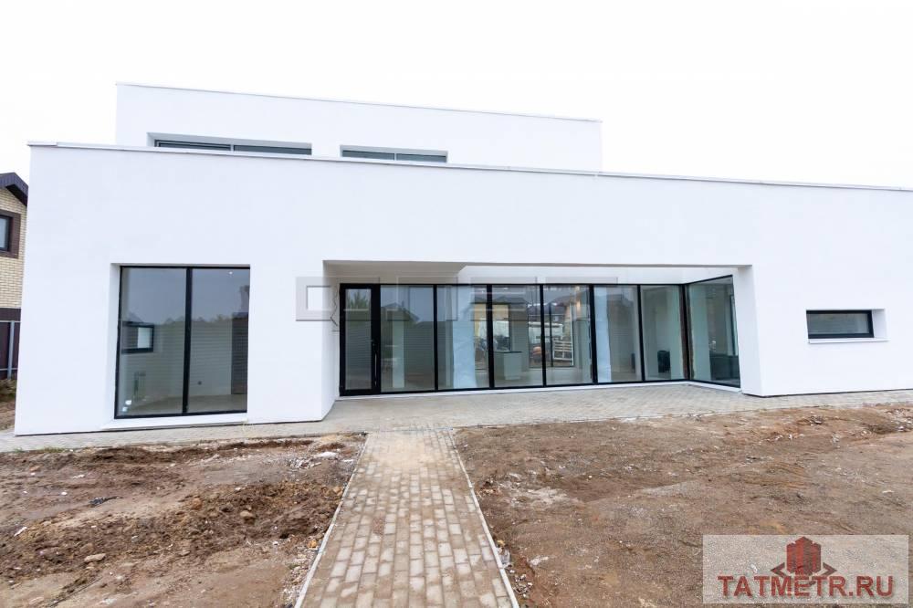Продажа / Дома и коттеджи, Казань, Сиреневая улица, 10 500 000 Продается эксклюзивный и очень практичный дом в коттеджном поселке «Загородный Клуб» . Дом выполнен по испанскому... - 1