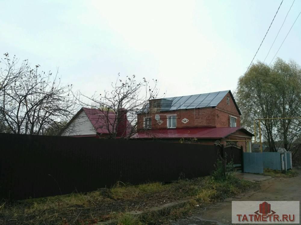 Продажа / Дома и коттеджи, Казань, Рассветная улица, 2 800 000 Продается: Роскошный кирпичный дом в Приволжском районе Казани, ул. Рассветная на берегу реки Нокса! Дом 1997 года...