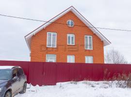 Продается:
Просторный, светлый кирпичный дом для семьи на участке...