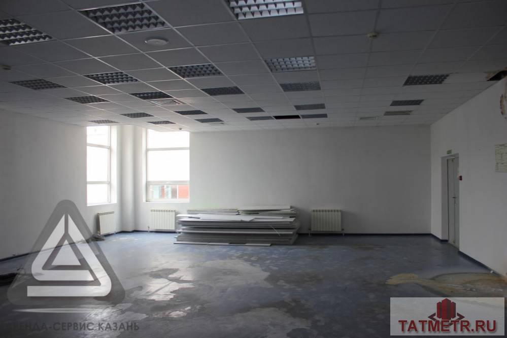 Коммерческая / Аренда / Офисы, Казань, Ямашева проспект, 262 500 Сдается в аренду офисное помещение. Бесплатная большая парковка. Рядом кафе и магазины. 1 Линия от дороги.... - 1
