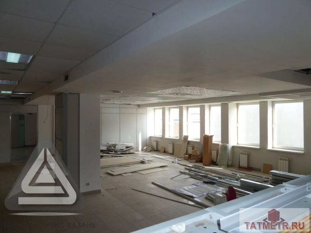 Коммерческая / Аренда / Офисы, Казань, Адоратского улица, 180 000 Сдается помещение свободного назначения в Ново-Савиновском районе г.Казани, на втором этаже 2-этажного торгового... - 2