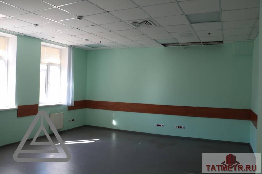 Коммерческая / Аренда / Офисы, Казань, Бурхана Шахиди улица, 904 035 Сдается помещение на 4 этаже ТЦ Модная Семья Торговый центр находится в самом центре города. Рядом находится...