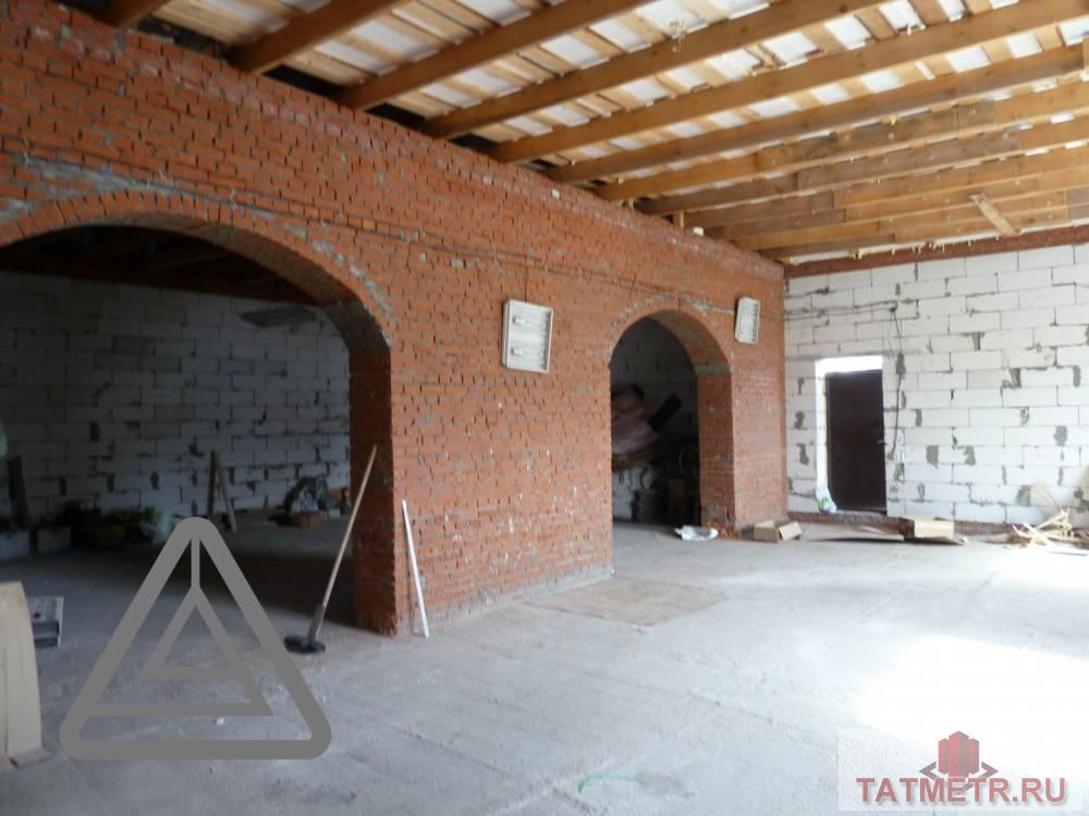 Коммерческая / Аренда / Офисы, Казань, Азина улица, 79 240 Предлагаем в аренду помещение свободного назначения. Объект выгодно расположен на первой линии на выезде из города,...