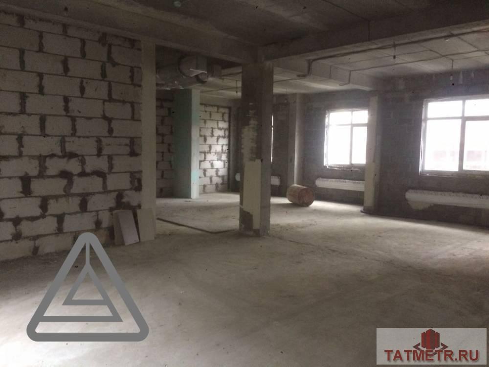 Коммерческая / Продажа / Офисы, Казань, Тэцевская улица, 8 413 600 Продается помещение свободного назначения в новом жилом комплексе «Острова». Просторное помещение с панорамными... - 2