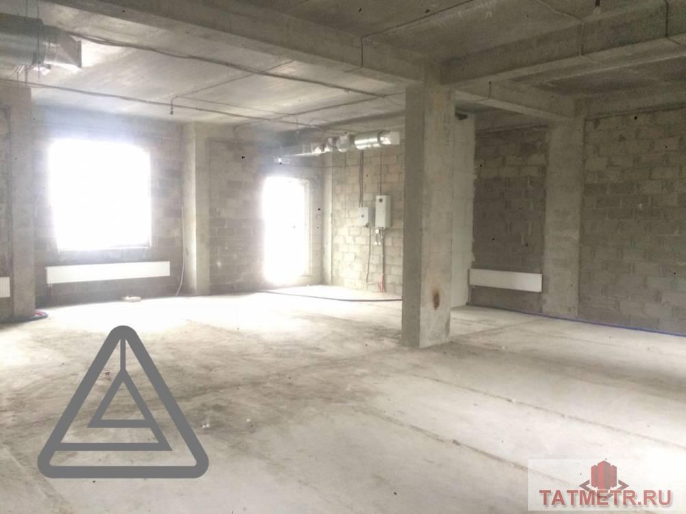 Коммерческая / Продажа / Офисы, Казань, Тэцевская улица, 6 950 450 Продается помещение свободного назначения в новом жилом комплексе «Острова». Просторное помещение с панорамными...