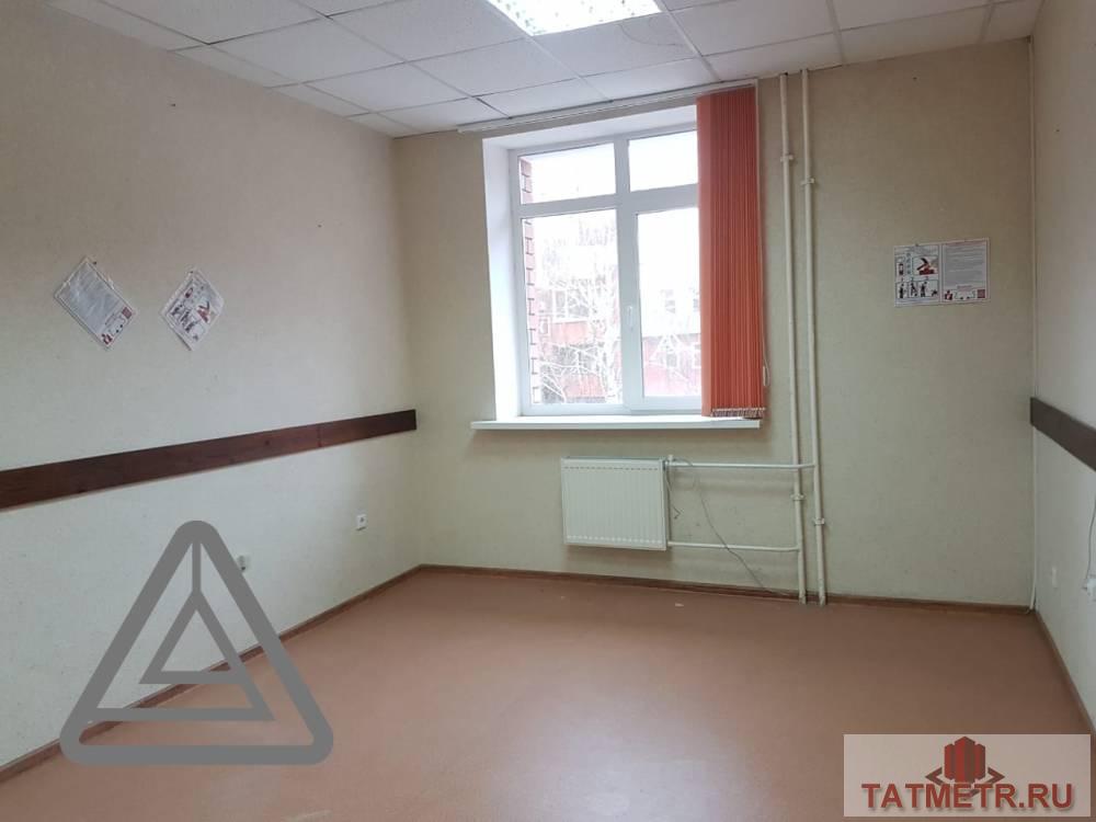 Коммерческая / Аренда / Офисы, Казань, Некрасова улица, 27 280 Аренда помещения! Сдается офис в БЦ на ул. Некрасова. КЭУ входит в стоимость. Бизнес Центр на ул. Некрасова — это... - 2