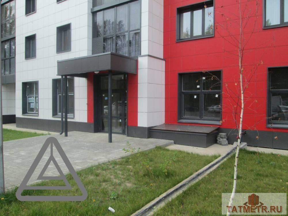 Коммерческая / Аренда / Офисы, Казань, Родины улица, 32 820 Сдается помещение по адресу Родины 24 а В помещении черновая отделка . В помещении: — Электричество — Отопление —... - 2