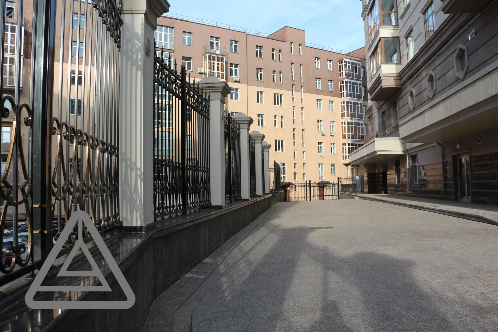 Коммерческая / Продажа / Офисы, Казань, Бехтерева улица, 27 904 000 Продается помещение свободного назначения, расположенное на 2-м этаже здания элитного ЖК «Падишах» по адресу ул.... - 1
